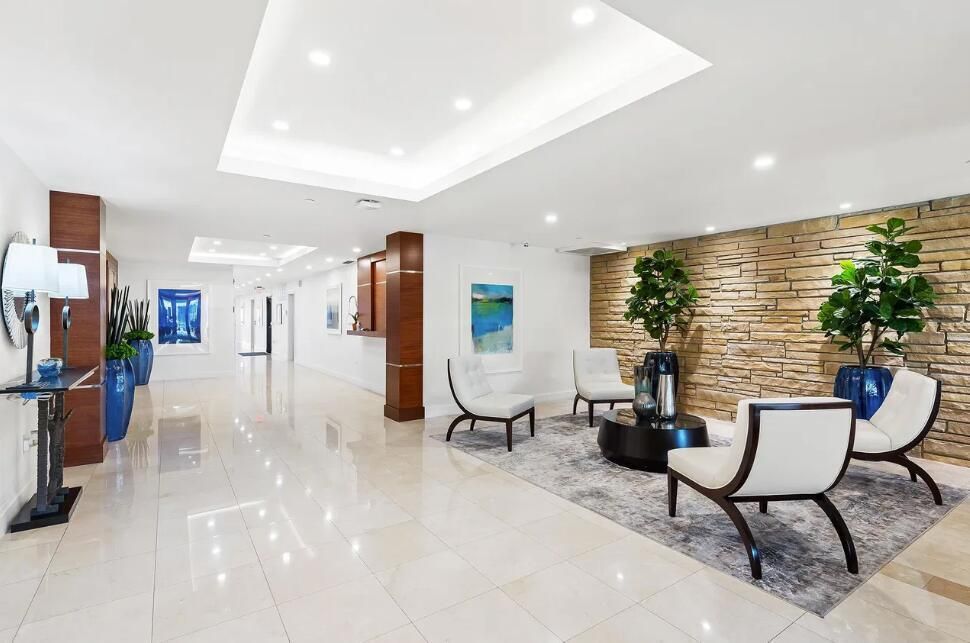 Ocean Pines lobby