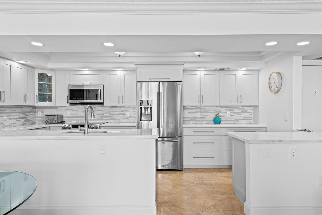 Beautifully renovated large kitchen