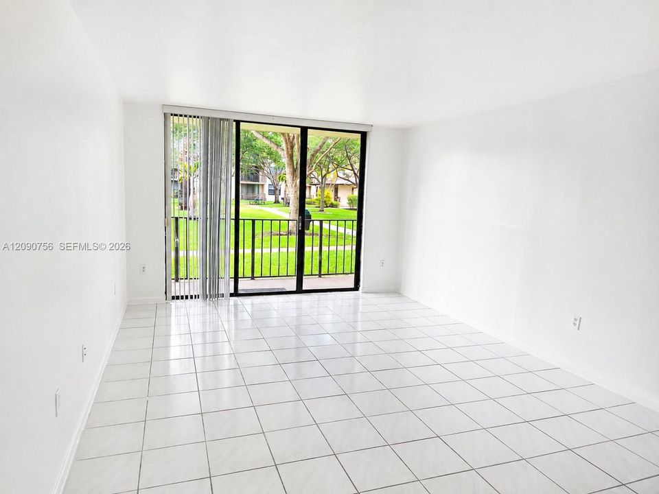 Active With Contract: $1,995 (2 beds, 2 baths, 1120 Square Feet)