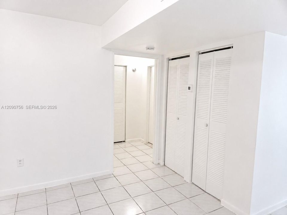 Active With Contract: $1,995 (2 beds, 2 baths, 1120 Square Feet)