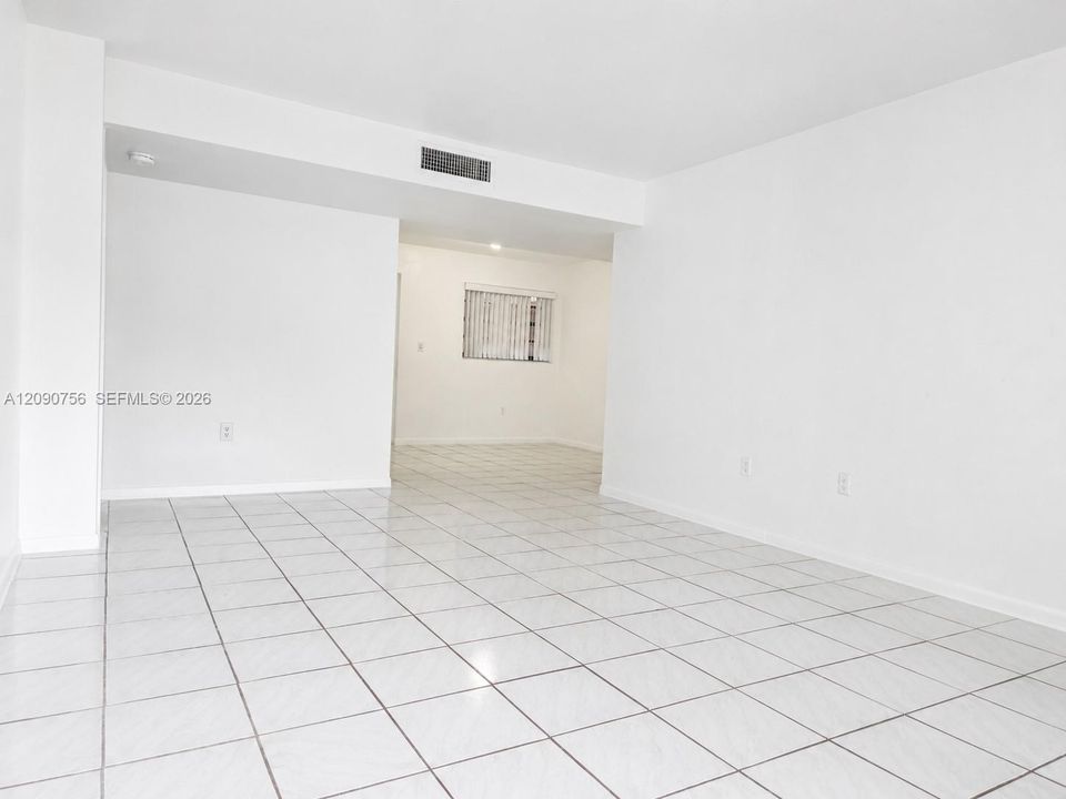 Active With Contract: $1,995 (2 beds, 2 baths, 1120 Square Feet)