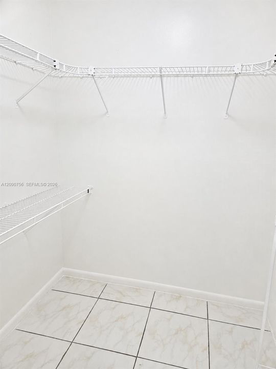 Active With Contract: $1,995 (2 beds, 2 baths, 1120 Square Feet)