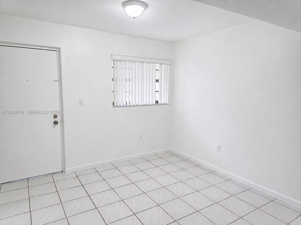 Active With Contract: $1,995 (2 beds, 2 baths, 1120 Square Feet)