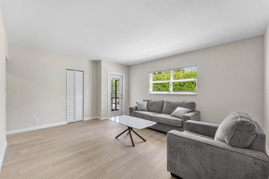 007-1212Southeast2ndCourt-103-FortLauder