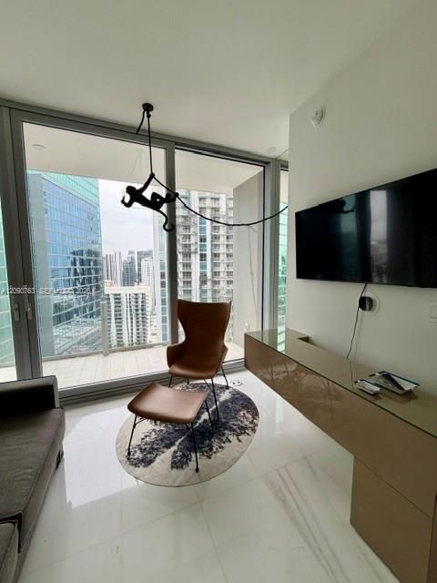 For Rent: $7,300 (1 beds, 1 baths, 679 Square Feet)