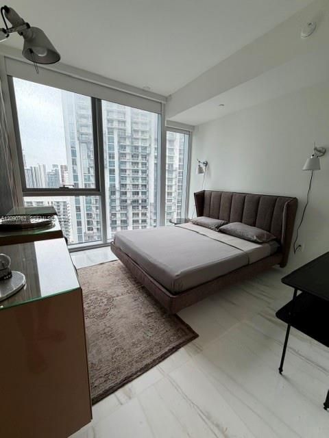 For Rent: $7,300 (1 beds, 1 baths, 679 Square Feet)
