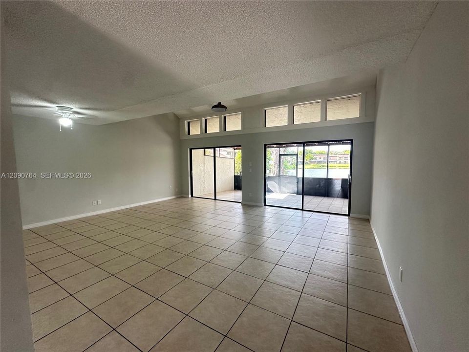 В аренду: $2,600 (2 спален, 2 ванн, 1380 Квадратных фут)
