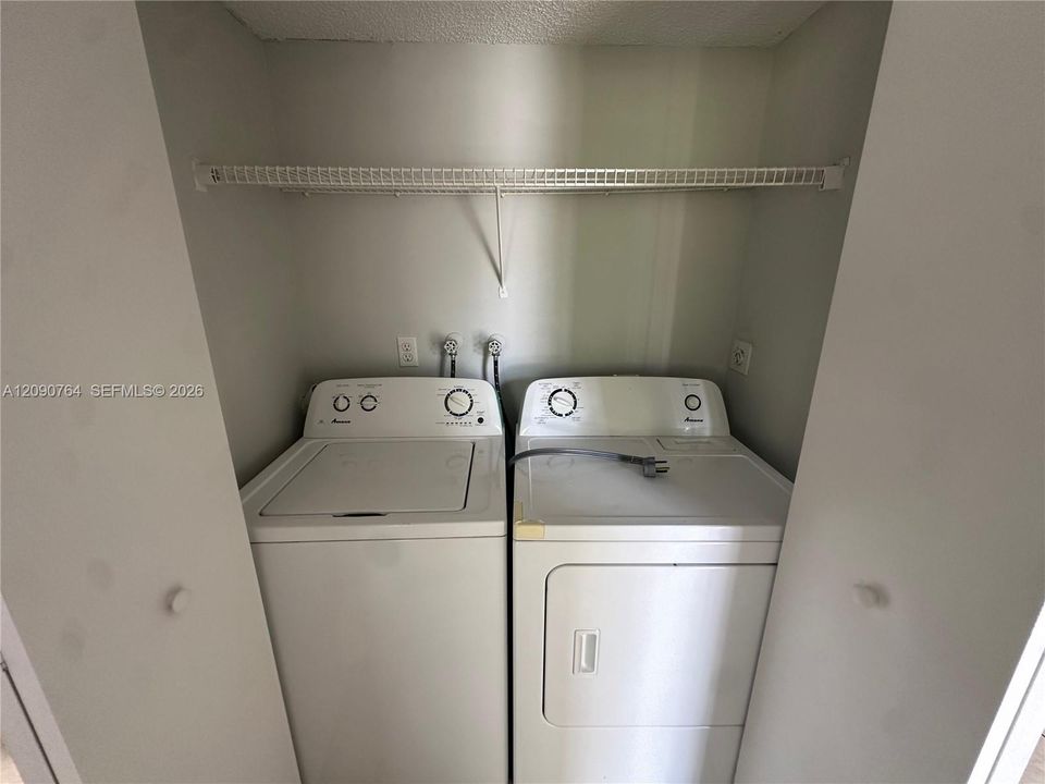 В аренду: $2,600 (2 спален, 2 ванн, 1380 Квадратных фут)