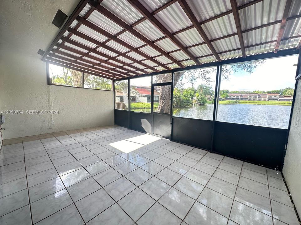 В аренду: $2,600 (2 спален, 2 ванн, 1380 Квадратных фут)