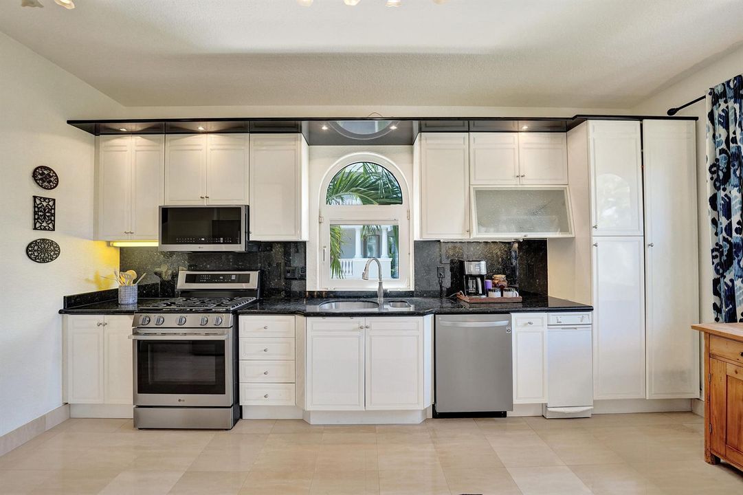 Kitchen 5
