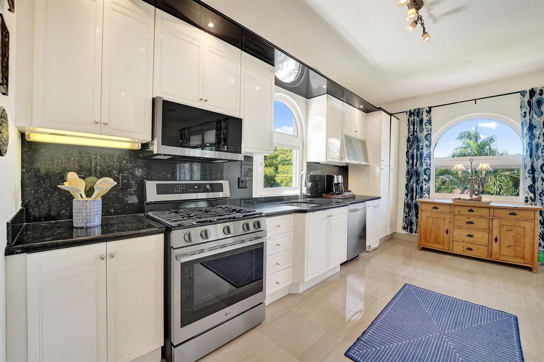 Kitchen 1
