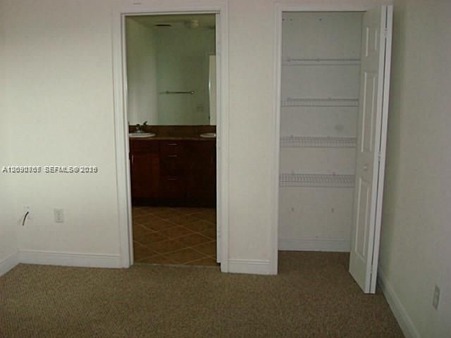 For Rent: $3,050 (3 beds, 3 baths, 1360 Square Feet)