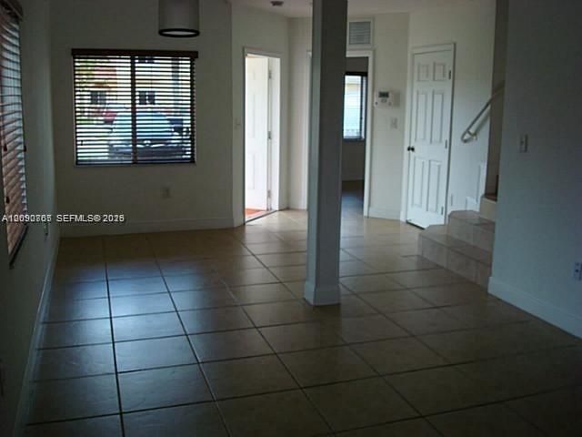 For Rent: $3,050 (3 beds, 3 baths, 1360 Square Feet)