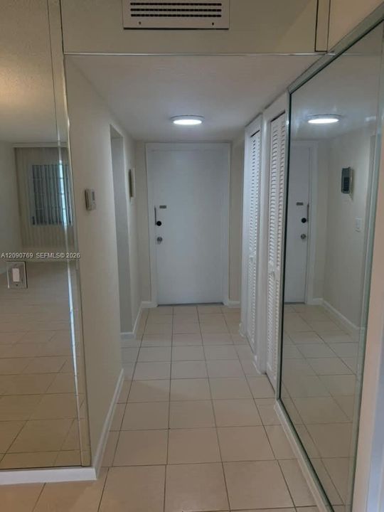 For Sale: $145,000 (1 beds, 1 baths, 770 Square Feet)