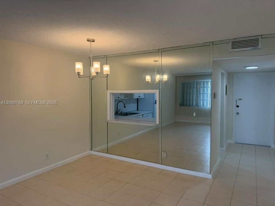 For Sale: $145,000 (1 beds, 1 baths, 770 Square Feet)
