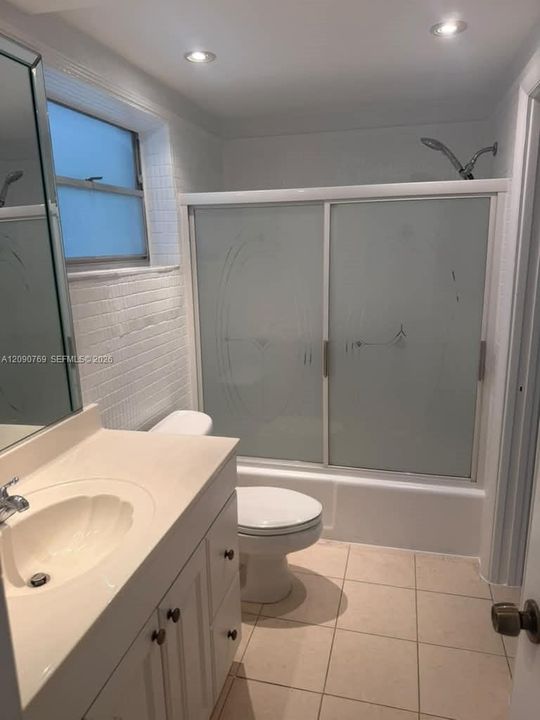 For Sale: $145,000 (1 beds, 1 baths, 770 Square Feet)