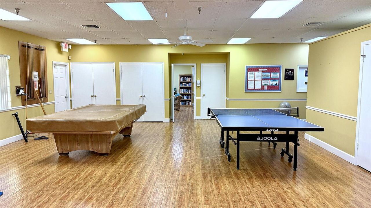 Clubhouse Ping Pong & Pool Table