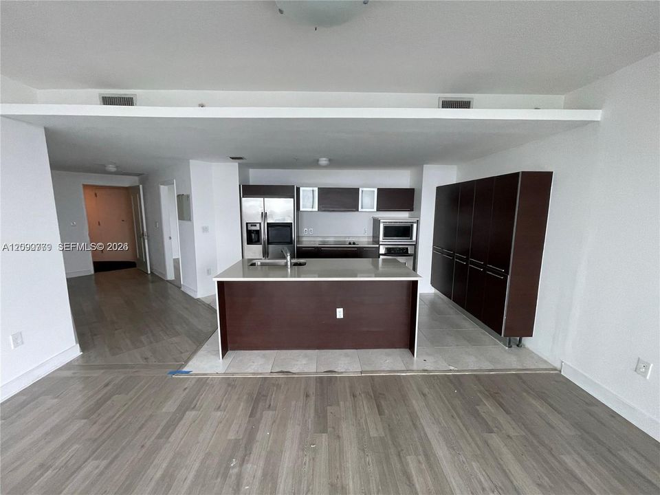 В аренду: $4,200 (2 спален, 2 ванн, 1162 Квадратных фут)