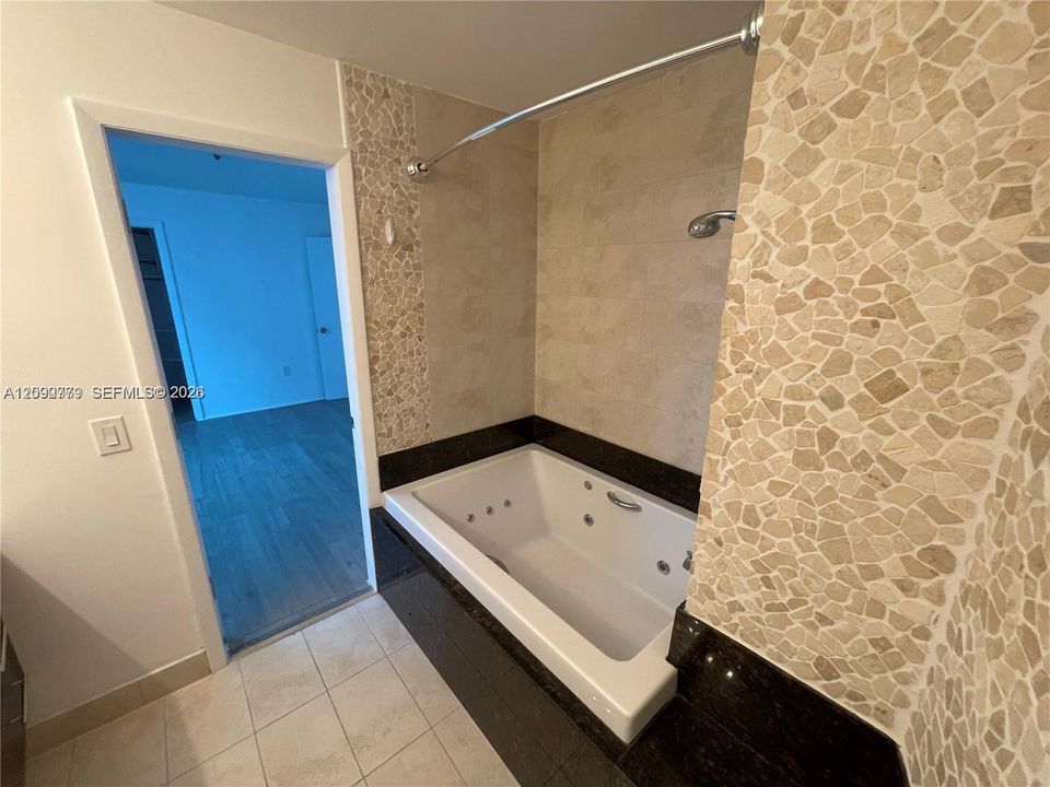 В аренду: $4,200 (2 спален, 2 ванн, 1162 Квадратных фут)