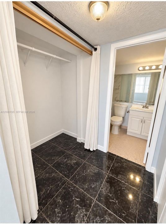 For Rent: $1,600 (1 beds, 1 baths, 790 Square Feet)
