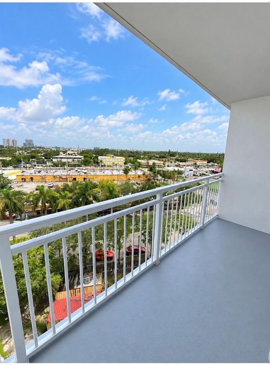 For Rent: $1,600 (1 beds, 1 baths, 790 Square Feet)