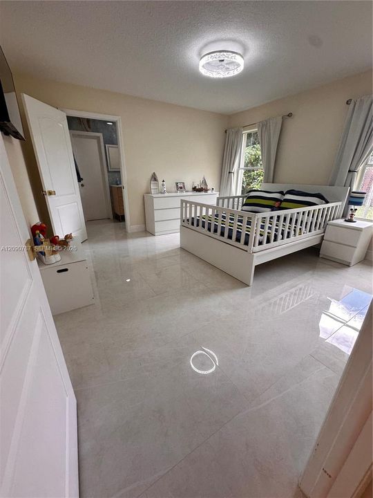 For Rent: $3,000 (3 beds, 2 baths, 2832 Square Feet)