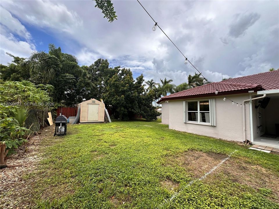 For Rent: $3,000 (3 beds, 2 baths, 2832 Square Feet)
