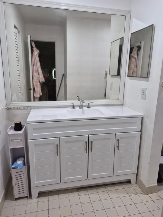 For Sale: $330,000 (3 beds, 2 baths, 1065 Square Feet)