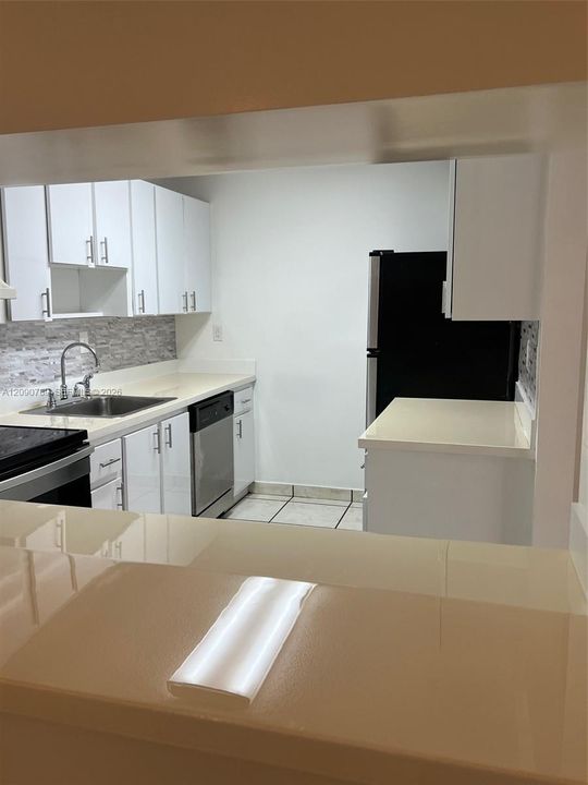 For Sale: $330,000 (3 beds, 2 baths, 1065 Square Feet)