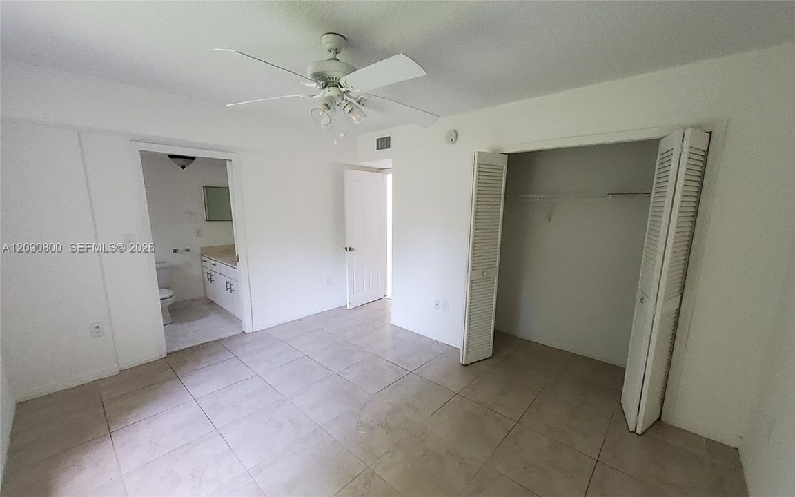 En Venta: $208,800 (2 camas, 2 baños, 820 Pies cuadrados)