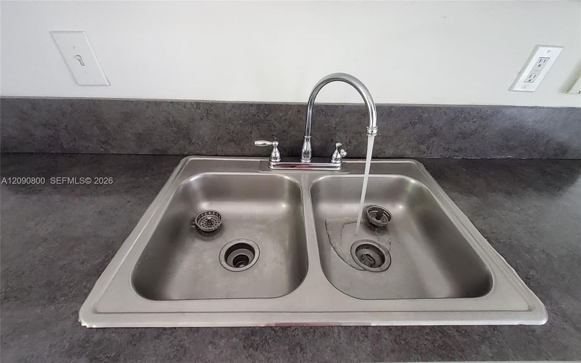 En Venta: $208,800 (2 camas, 2 baños, 820 Pies cuadrados)