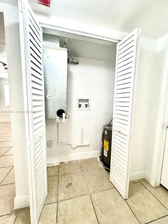 For Rent: $1,599 (2 beds, 1 baths, 765 Square Feet)