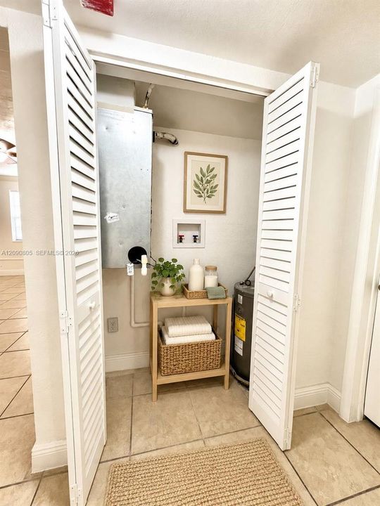 For Rent: $1,599 (2 beds, 1 baths, 765 Square Feet)