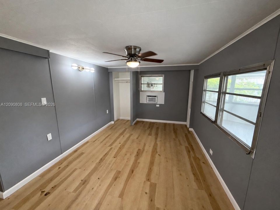 For Sale: $174,999 (2 beds, 2 baths, 1160 Square Feet)