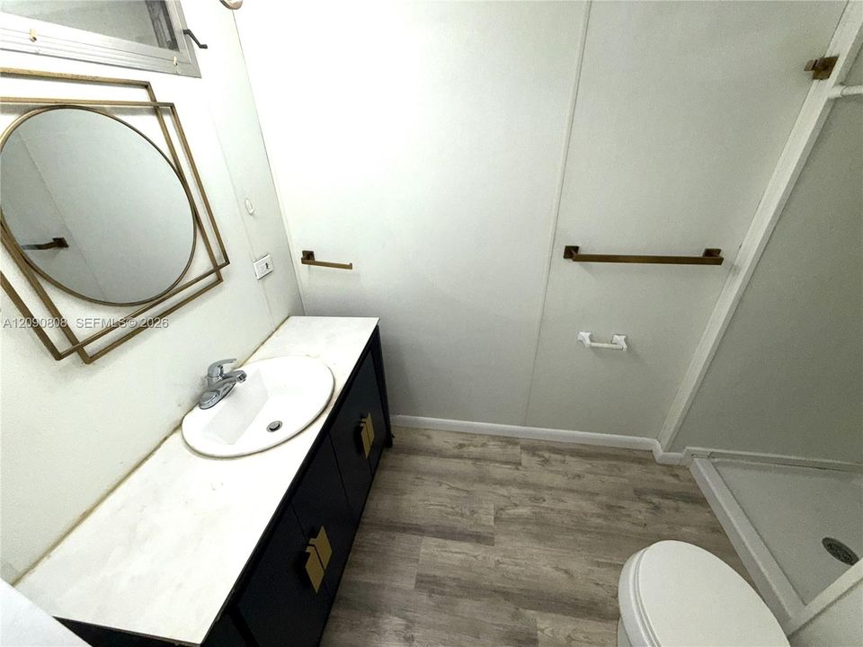 For Sale: $174,999 (2 beds, 2 baths, 1160 Square Feet)