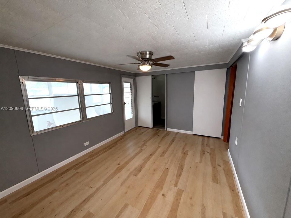 For Sale: $174,999 (2 beds, 2 baths, 1160 Square Feet)
