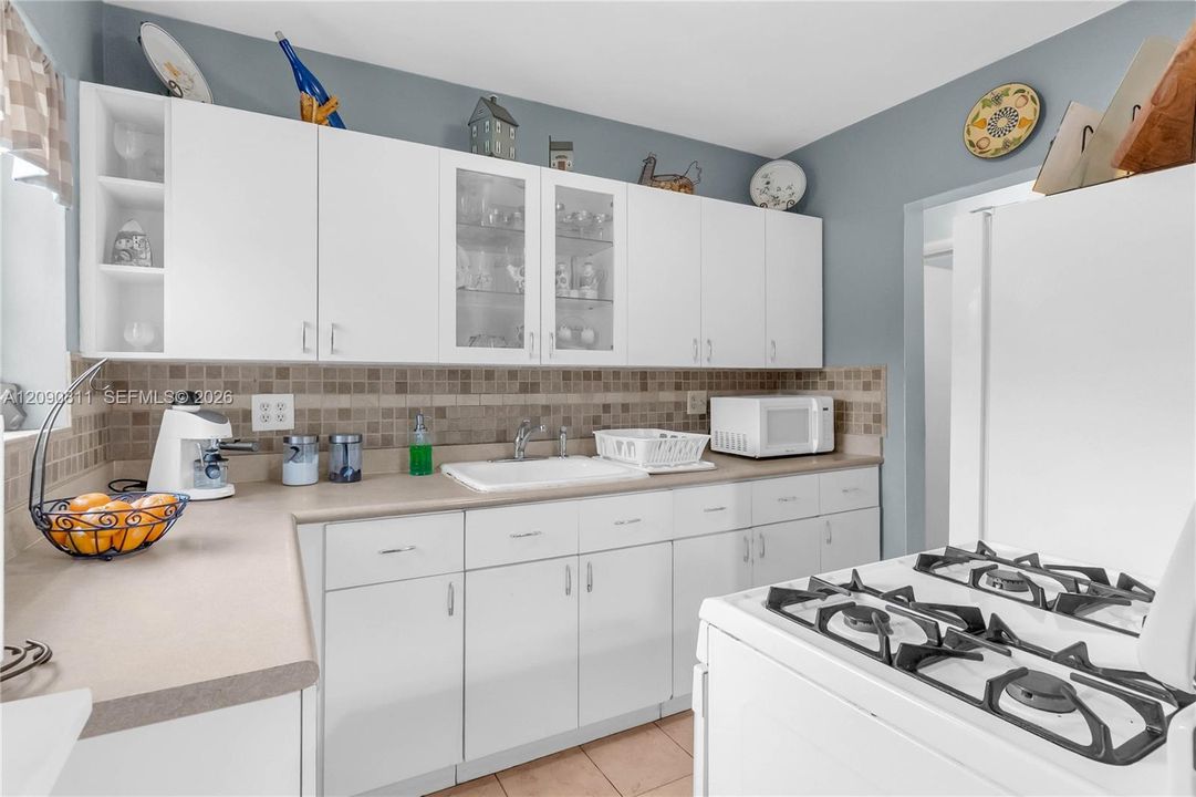 Под контрактом: $629,999 (3 спален, 1 ванн, 1083 Квадратных фут)
