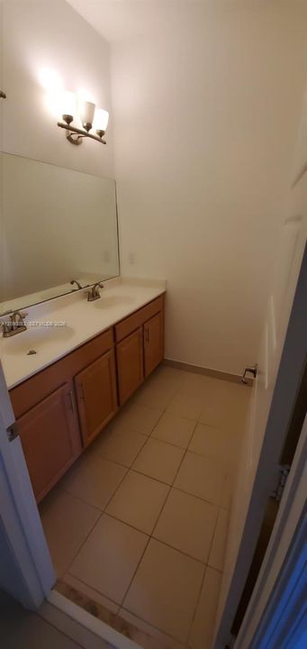 En Renta: $4,800 (4 camas, 3 baños, 2156 Pies cuadrados)