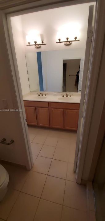 En Renta: $4,800 (4 camas, 3 baños, 2156 Pies cuadrados)