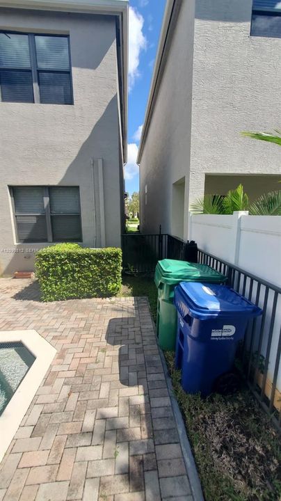 En Renta: $4,800 (4 camas, 3 baños, 2156 Pies cuadrados)