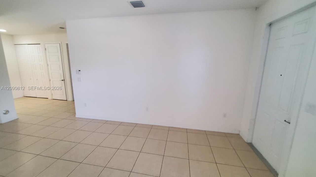 En Renta: $4,800 (4 camas, 3 baños, 2156 Pies cuadrados)