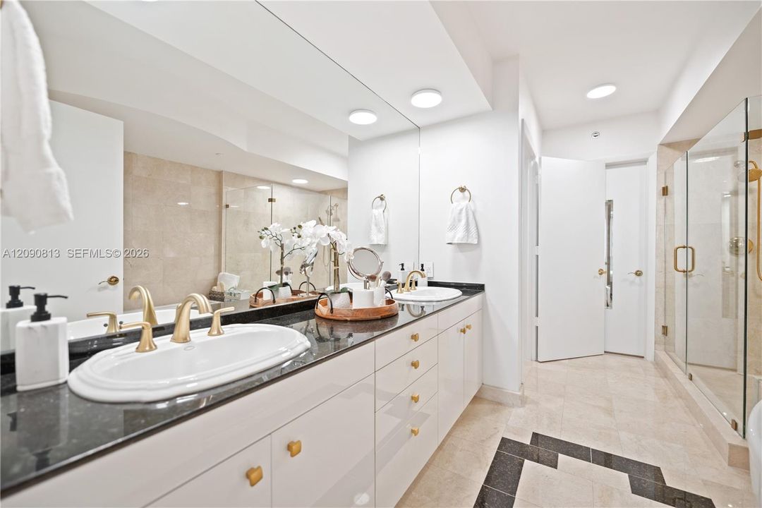 En Venta: $1,689,000 (2 camas, 2 baños, 1900 Pies cuadrados)