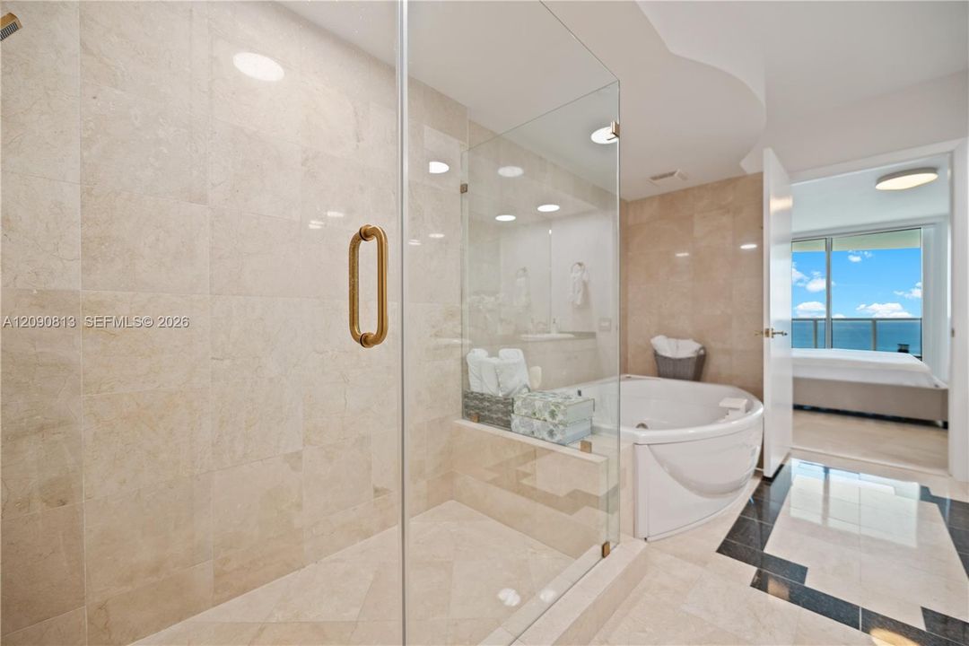 En Venta: $1,689,000 (2 camas, 2 baños, 1900 Pies cuadrados)