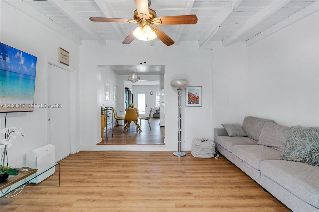 For Rent: $3,100 (3 beds, 2 baths, 1565 Square Feet)