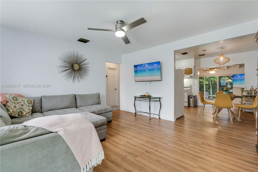 For Rent: $3,100 (3 beds, 2 baths, 1565 Square Feet)