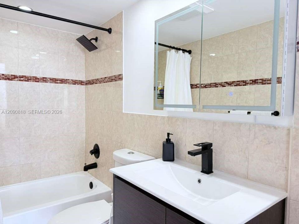 En Venta: $409,000 (2 camas, 2 baños, 1087 Pies cuadrados)
