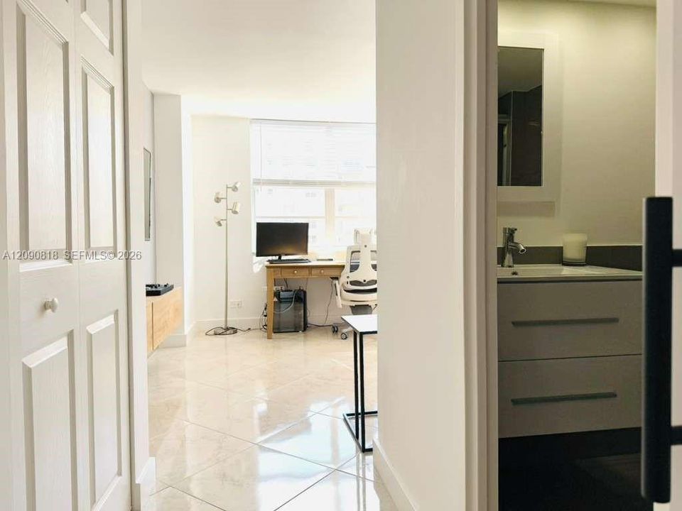 En Venta: $409,000 (2 camas, 2 baños, 1087 Pies cuadrados)