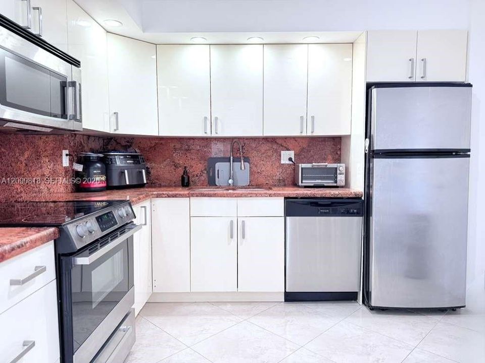 En Venta: $409,000 (2 camas, 2 baños, 1087 Pies cuadrados)