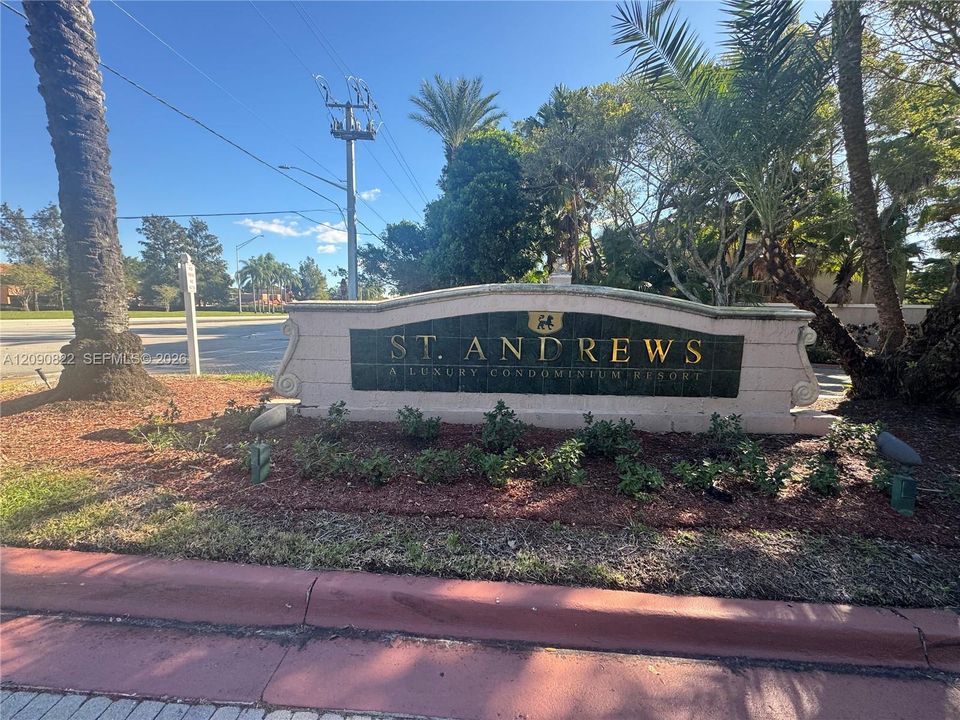 For Sale: $255,000 (2 beds, 1 baths, 817 Square Feet)