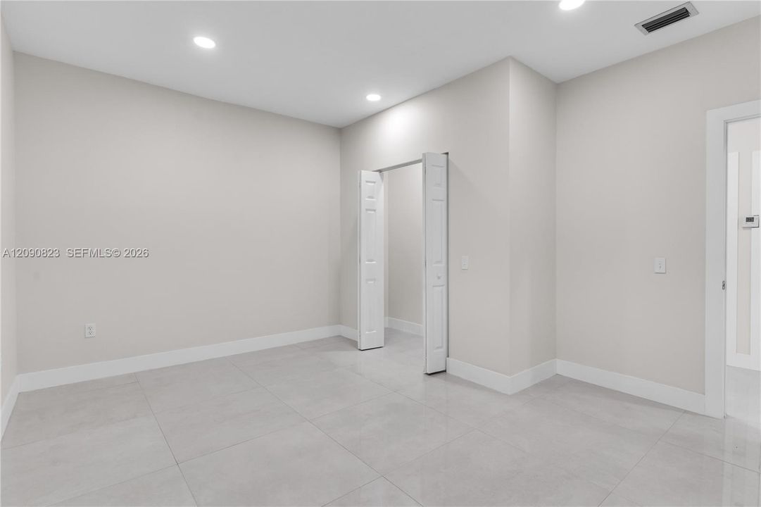For Rent: $2,100 (2 beds, 1 baths, 1536 Square Feet)